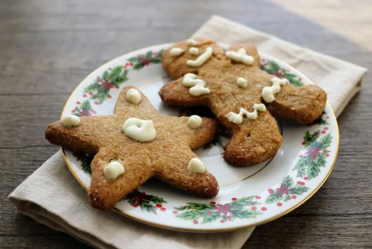 Keto Gingerbread Cookies